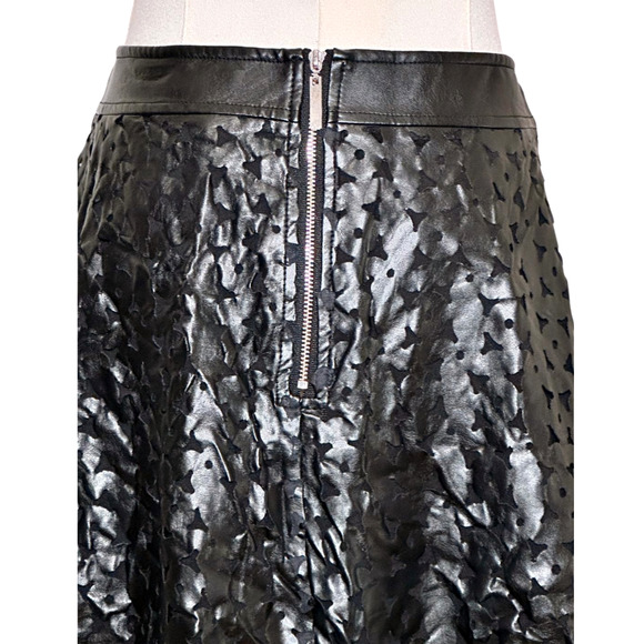 1. State NWT Black Faux Leather Floral Laser Cut A Line Mini Skirt Size Large - Picture 5 of 6